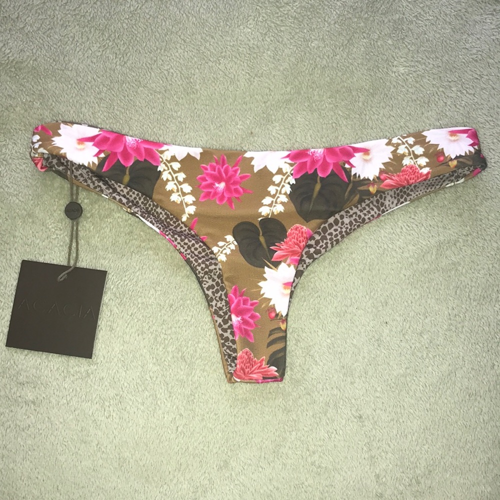 Acacia Hookipa bottom Lei day